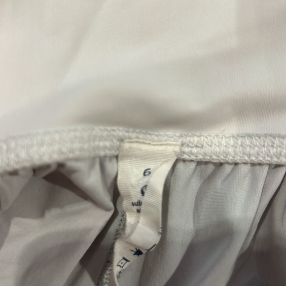 RARE Lululemon shorts - Picture 4 of 7